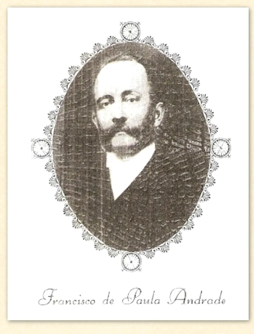 Retrato en un marco ovalado ornamentado, con el nombre «Francisco de Paula Andrade» escrito al pie.