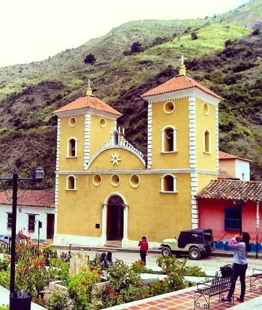 Iglesia Nuestra Señora de Santa Lucía de Piñango, municipio Miranda.