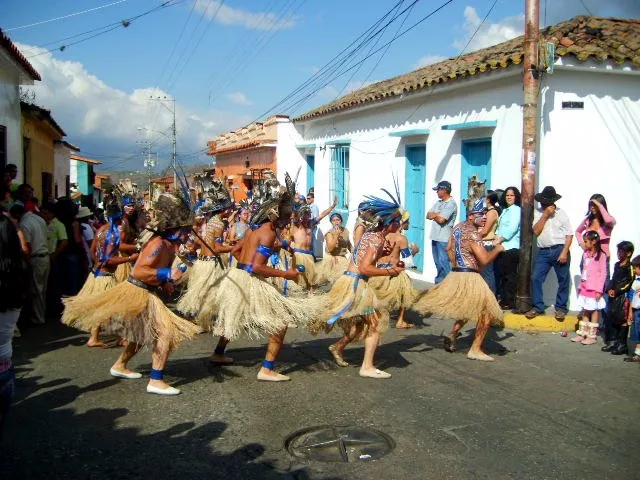 Comparsa Cristóbal y Diana Larcan