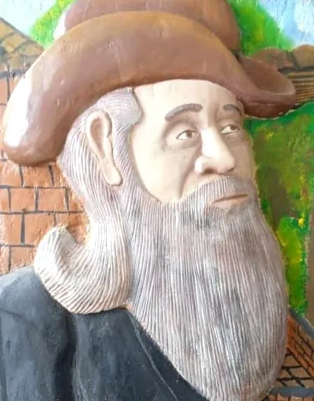 Un busto con la figura de Rafael Valero.