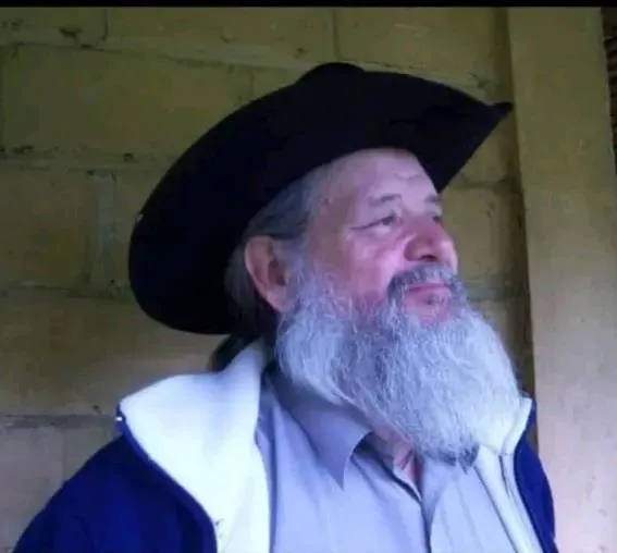 Rafael Valero, con su sombrero y su barba de «sabio Patriarca».